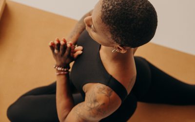 Premier cours de yoga : quelle tenue et quel matériel prévoir ?